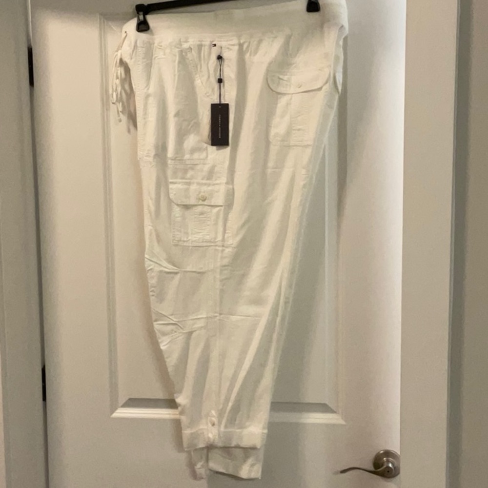 Tommy Hilfiger White Capri or long pant 2X